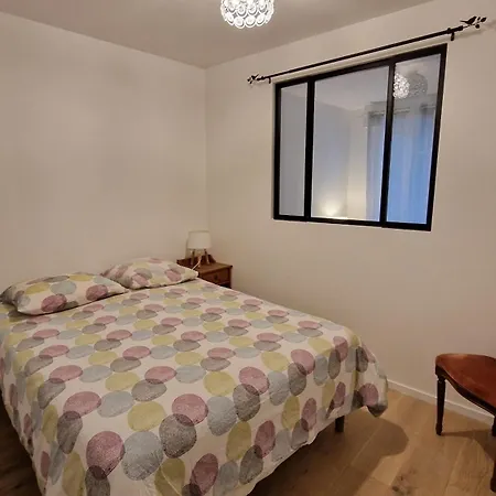 Family Montmartre Apartment Paris
